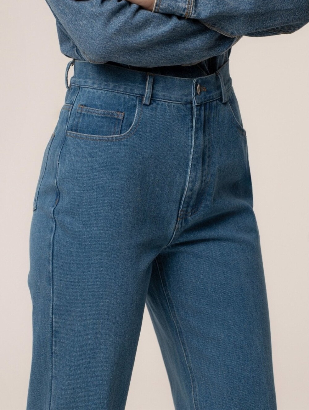 JLUXLABEL | Medium Wash Roesia Jeans In Blue Size 25 - Picture 7 of 16